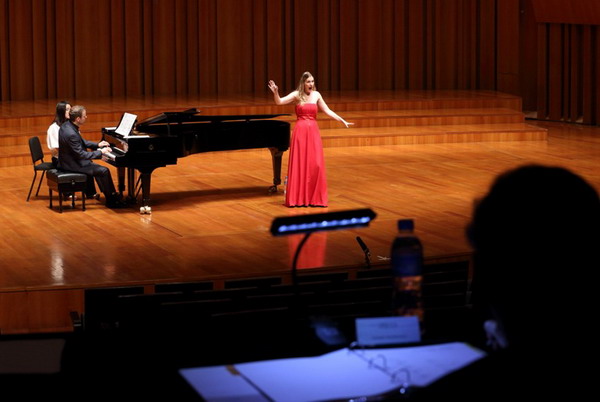 多明戈声乐大赛正式拉开帷幕 首日比赛精彩连连