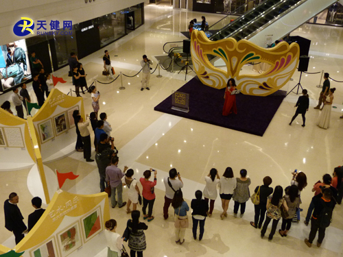 意大利使馆在连举办文化节 “长笛女王“献艺