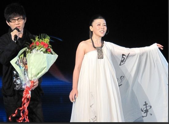 现场演唱《雨花石》