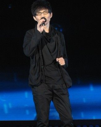 石头献唱“心连心”