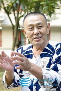 65岁日本留学生来武汉学拉二胡 称汉语世界最美