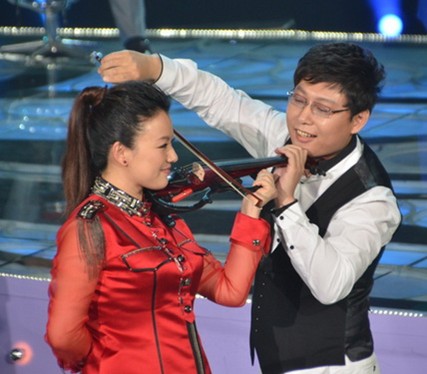 旅美小提琴家张少博现身央视《中华情》