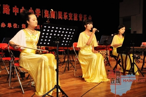 浙江海宁石路小学教师民乐团音乐会在海师院举行
