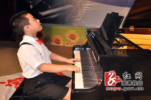 溆浦县成功举办“人防之韵”首届钢琴艺术节