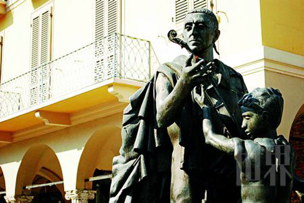 《红色小提琴》的魔咒似乎仍然缠绕着这座城市