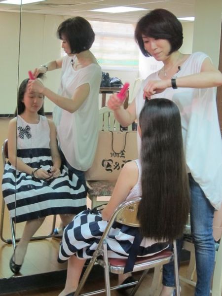 李翊君力挺爱女乐当保姆扛乐器