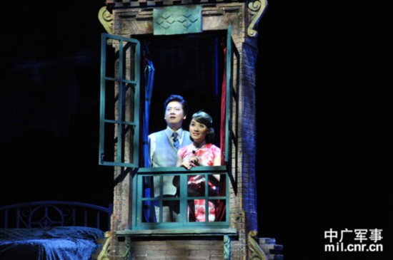 歌剧《永不消逝的电波》上演 交响乐显气势