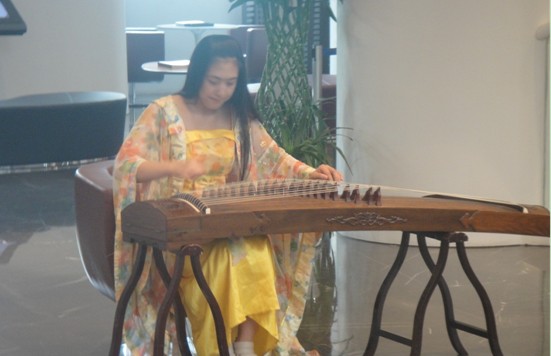 曼妙琴声 聆听幸福——金泰丽湾初秋古筝演奏赏析活动