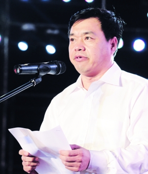 市委常委、宣传部长吴德金致词