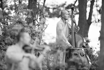 僧尼组成佛家乐团引争议 用西洋乐器演奏(图)