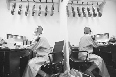 僧尼组成佛家乐团引争议 用西洋乐器演奏(图)