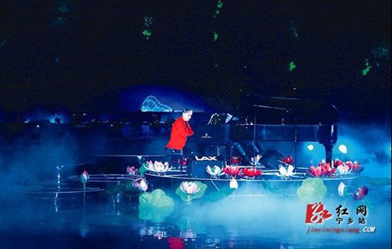 宁乡：“钢琴王子”理查德·克莱德曼激情演奏