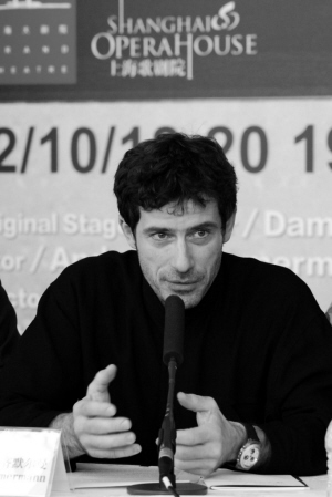 现代版《波希米亚人》用时代气息点亮经典歌剧