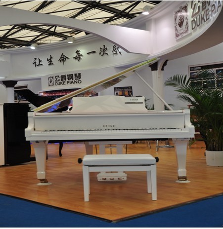 公爵钢琴响彻中国（上海）国际乐器展览会