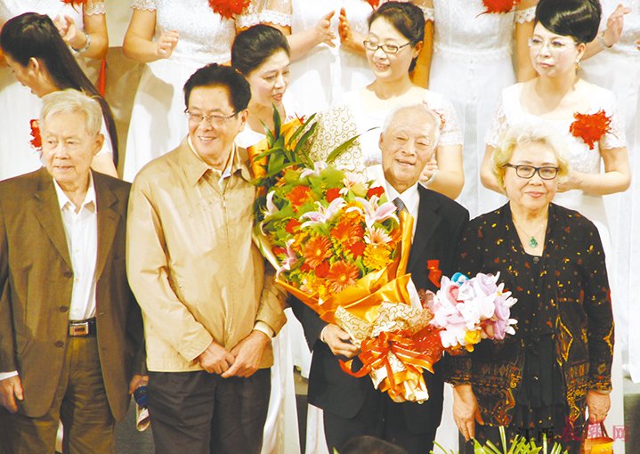 90岁教授个人作品音乐会唱响洪城