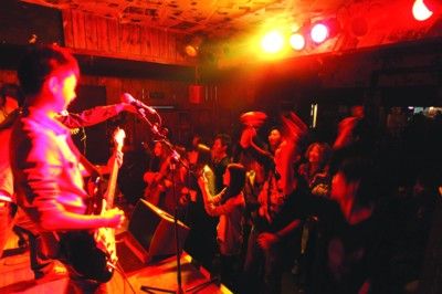 吉他是最贵的家当摇滚是不变的梦想