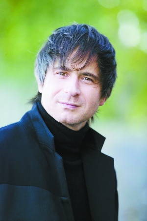 本报讯（记者 李红艳）中国钢琴家傅聪眼中的&ldquo;钢琴作品的完美诠释者&rdquo;波兰钢琴家皮奥特&middot;安德索夫斯基，将于11月15日晚在国家大剧院音乐厅举行独奏音乐会。