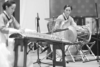 韩国首尔的“青娥孃”组合在江城奏响“大长今”