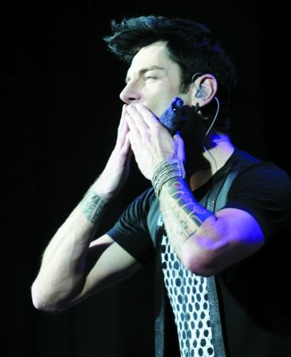 钢琴玩家马克西姆来连炫摇滚