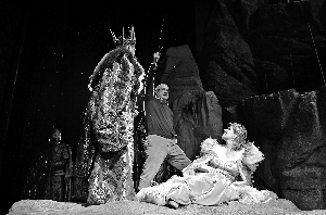 瓦格纳歌剧《罗恩格林》迎来首演