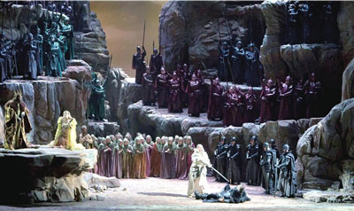 《罗恩格林》162年首次亮相中国