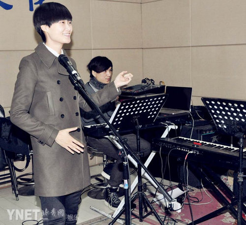 李宇春为十周年晚会彩排