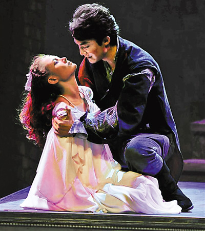 《罗密欧与朱丽叶》 一场“接地气”的莎翁名剧