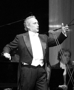 跨年盛典郎朗与世界男高合作 首度携手卡雷拉斯