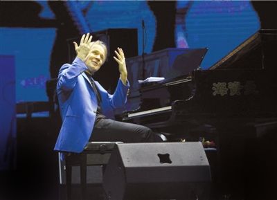 克莱德曼大会堂开音乐会 高上座率验证不败人气