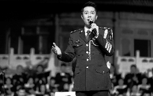 蔡国庆登台送惊喜