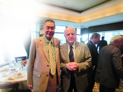 刘诗昆与评委、以色列大师阿里瓦迪在比赛现场。