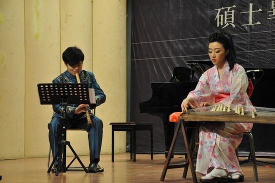 崔杨成功举办硕士毕业独奏音乐会。