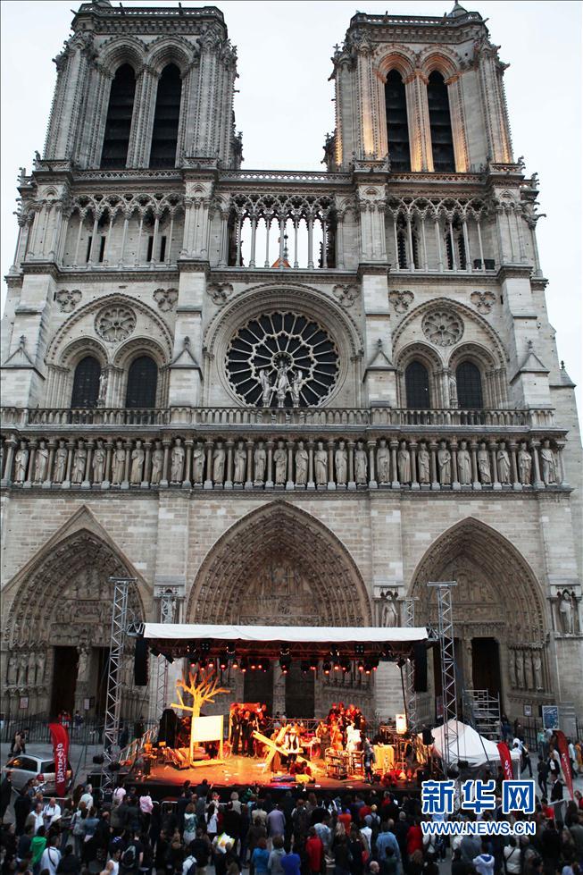 巴黎：音乐迎夏至