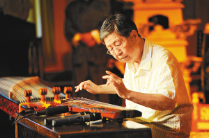 琴音袅袅 情意深深 百余琴友芙蓉园举办古琴雅集