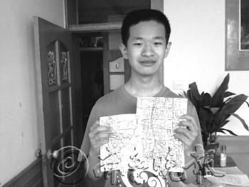 理科考生不光学习好 还能作曲拉二胡