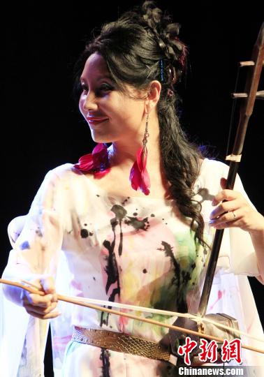 二胡演奏家马晓晖领衔助力上海侨界文化名人展演