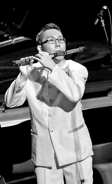 深圳少年袁灏举办钢琴竹笛音乐会