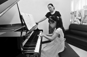 宝鸡9岁女童参加国际钢琴赛获一等奖 2岁开始学琴