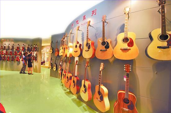 全国最大的西管乐器生产企业金音乐器集团