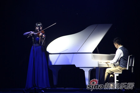 “清凉仲夏夜 海上钢琴家”