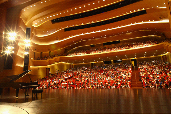 李云迪初抵兰州奏响黄河之情 呈现完美钢琴盛宴