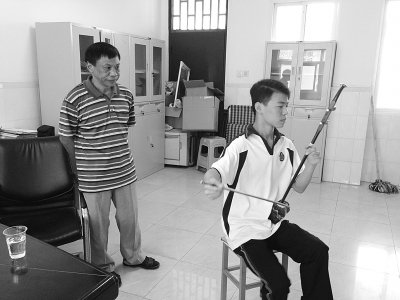 &ldquo;二胡神童&rdquo;梦圆维也纳金色大厅 路费众人凑