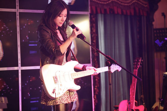 熊乃瑾演《女人帮-妞儿2》爱上吉他