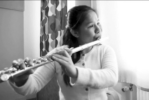 吴晶在练习长笛 当事人供图