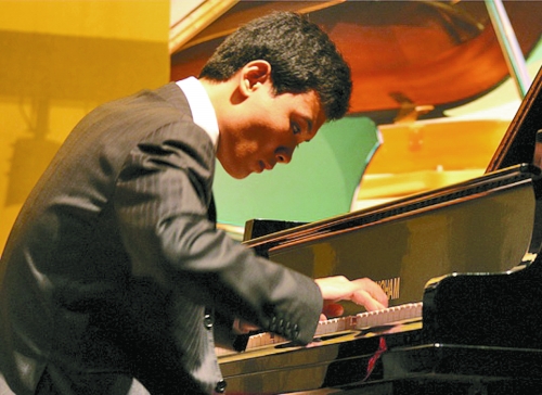 “钢琴协奏曲”音乐会在河南艺术中心大剧院上演