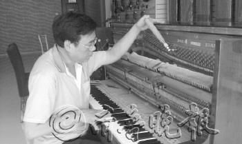 琴行售出乐器概不退货,钢琴调律、吉他换弦都不属于保修范围。