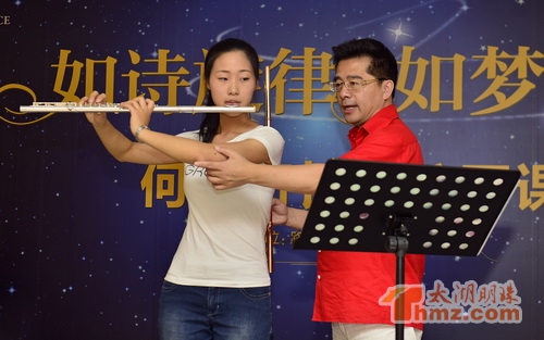 著名长笛演奏家何声奇教授来锡传经送宝