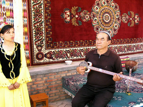 维吾尔族、乌孜别克族弹弦乐器