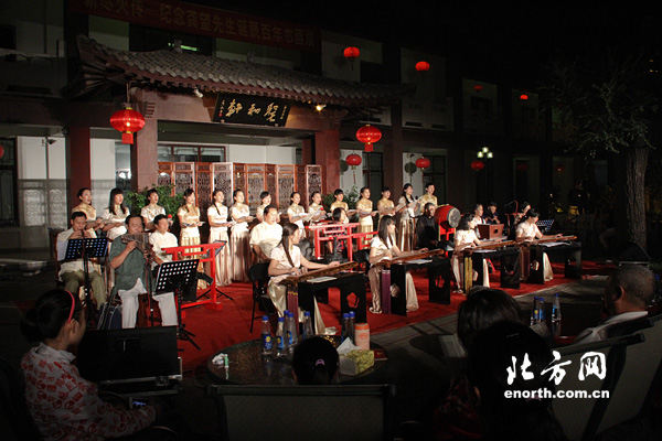 西沽公园古乐悠扬 奏“八音”乐器 吟诗经楚辞