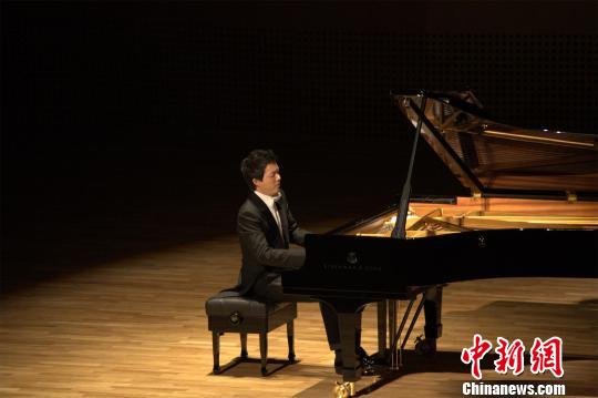李云迪山西太原奏响&ldquo;中国钢琴梦&rdquo;（图）
